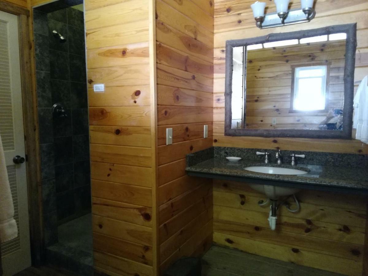 The Woods Inn Inlet المظهر الخارجي الصورة